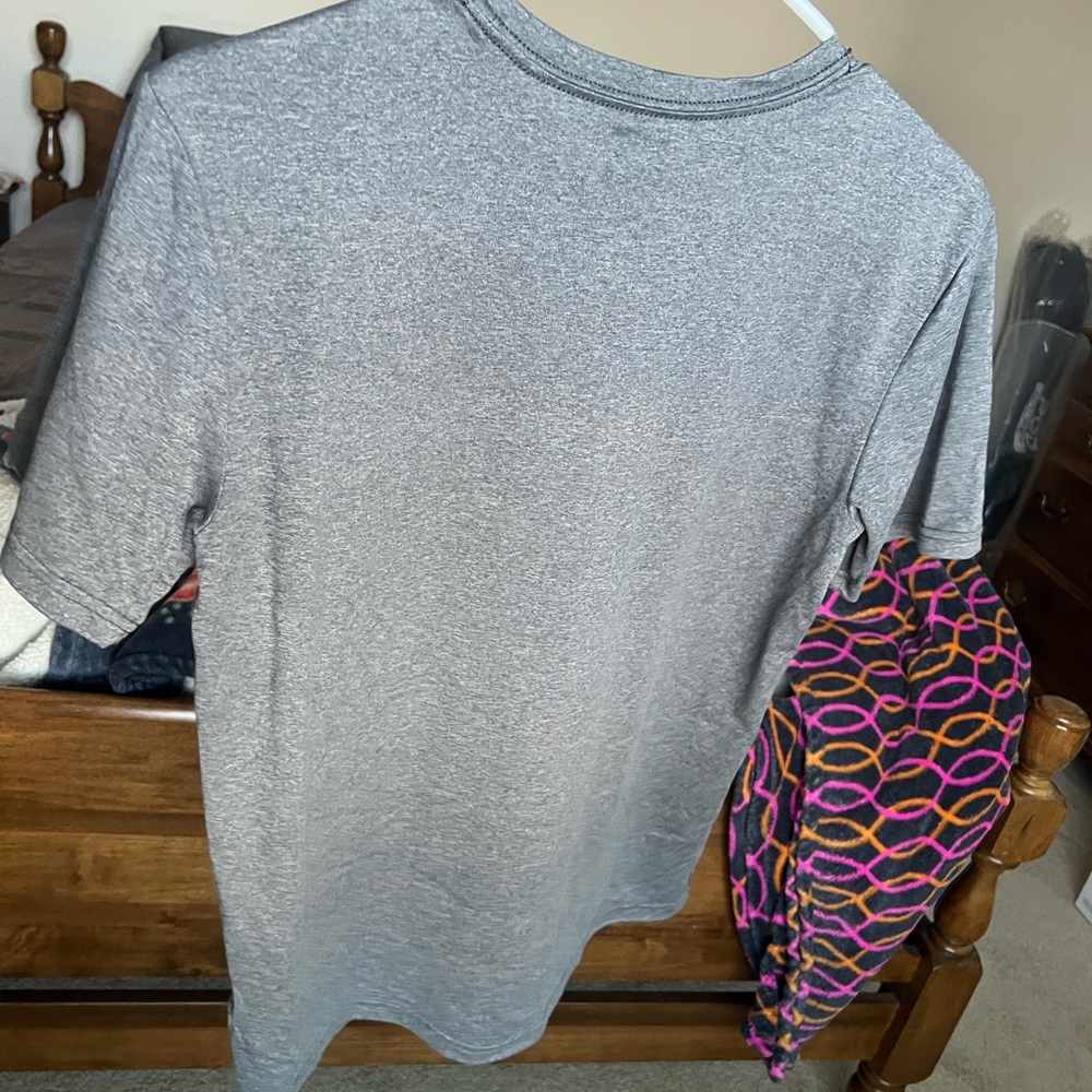 North Face Tee - Picture 2 of 3